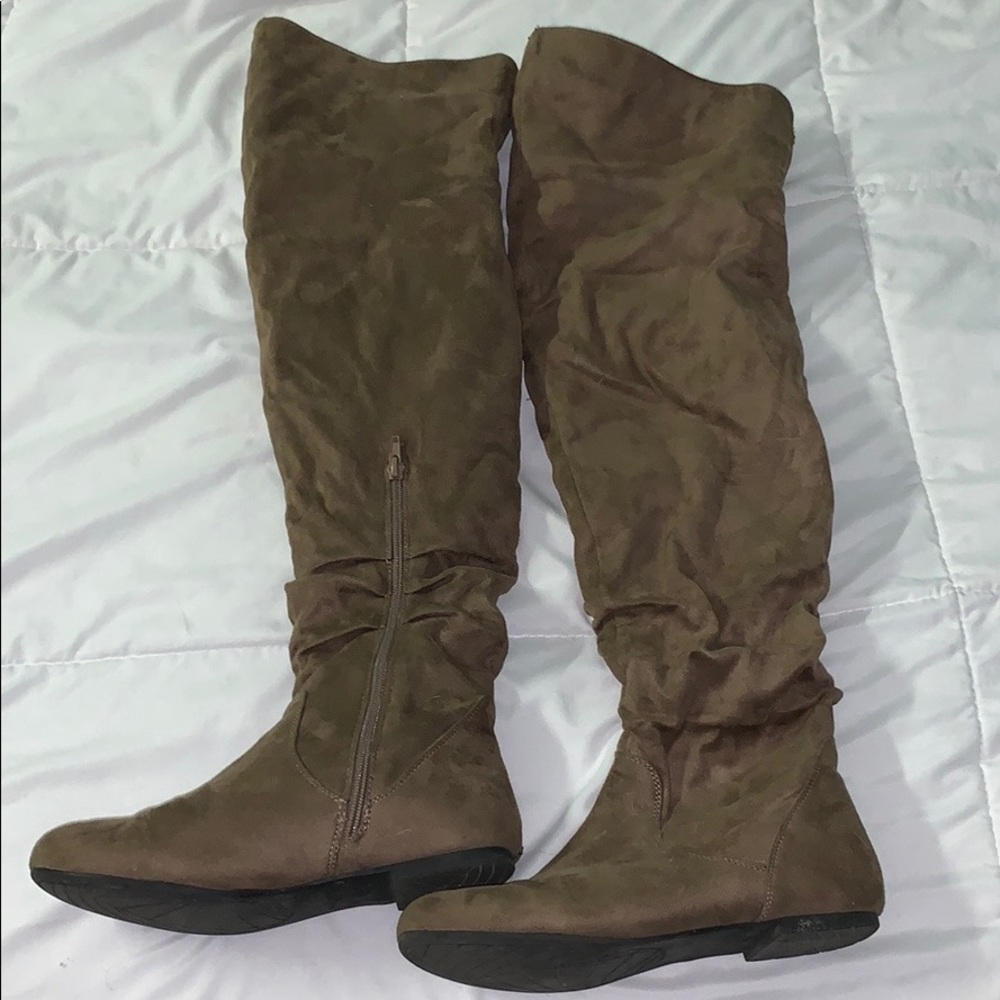 Women’s Knee-High faux suede boots